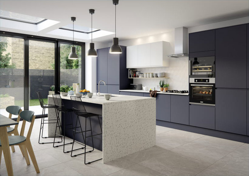 Thiết kế nội thất phòng bếp hiện đại mang đến một không gian hoàn toàn mới cho nhà bếp của bạn. Bạn sẽ cảm nhận được sự thông thoáng, sạch sẽ và tiện nghi khi sử dụng. Đảm bảo sẽ làm hài lòng ngay cả khách hàng khó tính nhất.