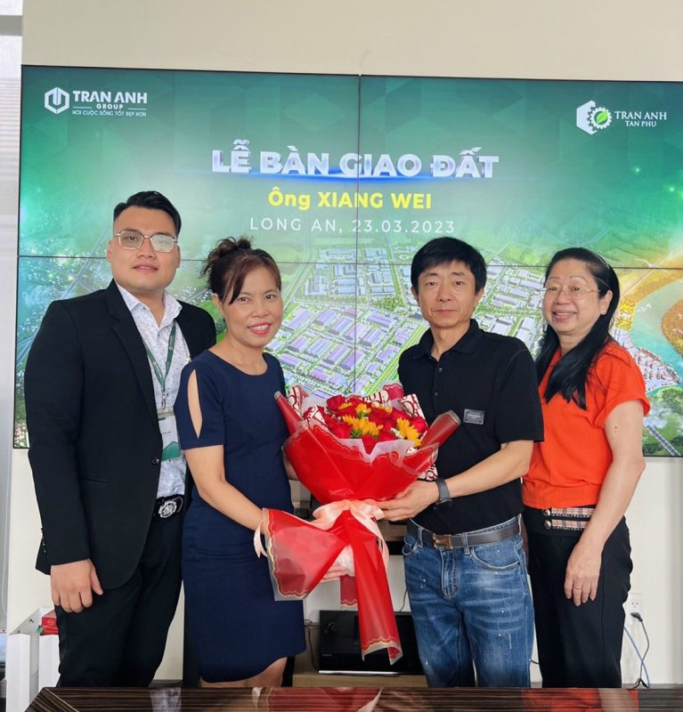Lễ bàn giao đất cho doanh nghiệp tại KCN Trần Anh Tân Phú