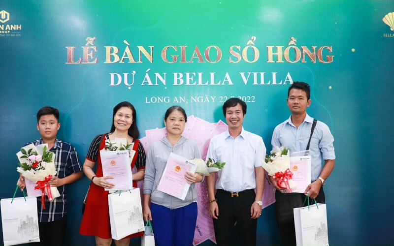 Lễ bàn giao sổ hồng Bella Villa